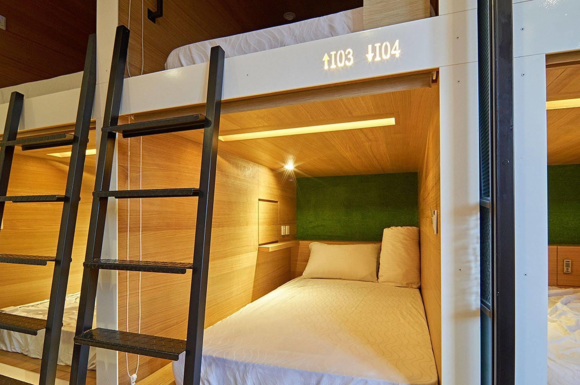East Hostel Цзяоси Экстерьер фото